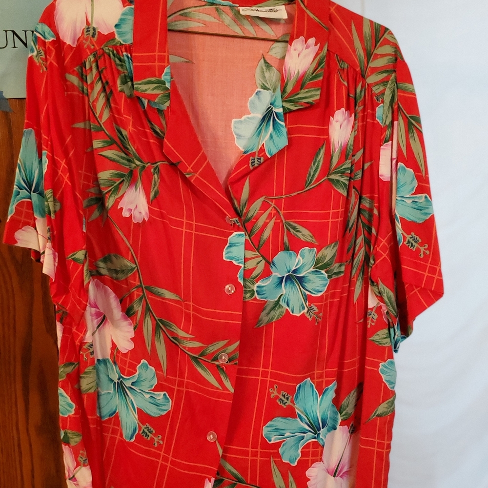 #9. Hawaiian shirt party costume